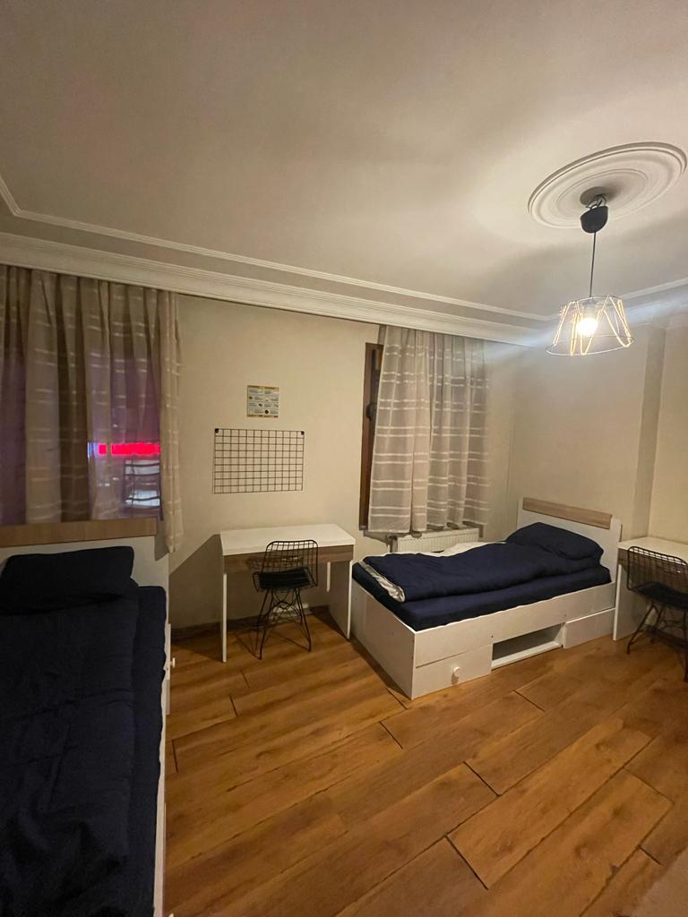 üc_kisilik_yurt